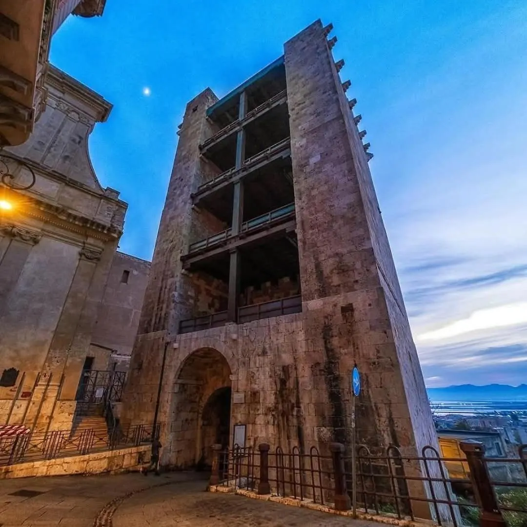 Suite Nel Centro Storico Di Cagliari