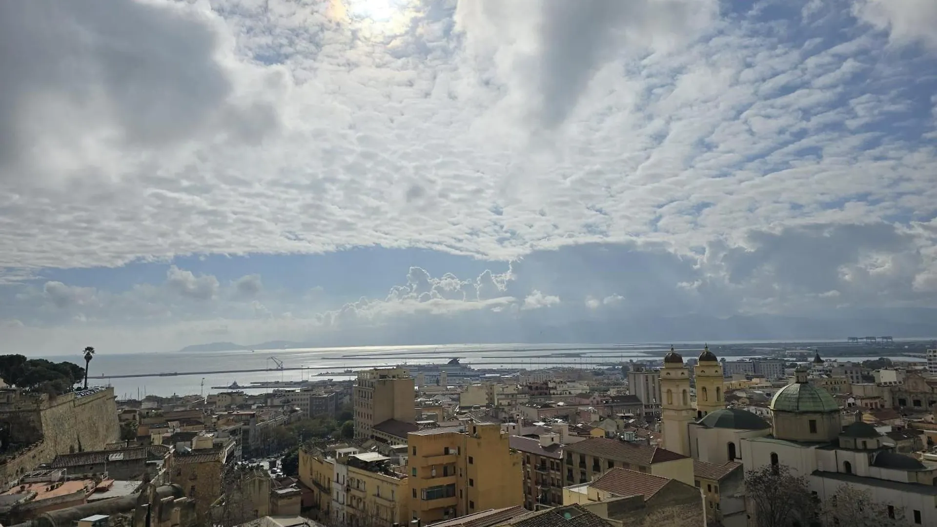 Suite Nel Centro Storico Di Cagliari Itália